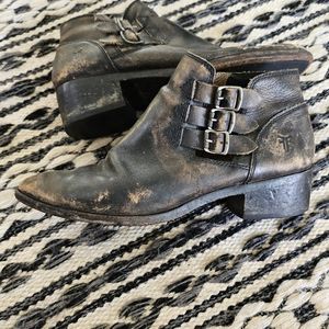 Frye Ray Belted Distressed Black Brown Leather Moto Style Bootie sz7